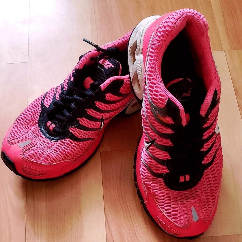Women's Nike Air Max Torch 4 Shoes - Size 8